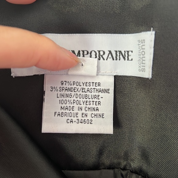 Excellent Simons Contemporaine Pleated Black Skirt - size 4 - Picture 7 of 7